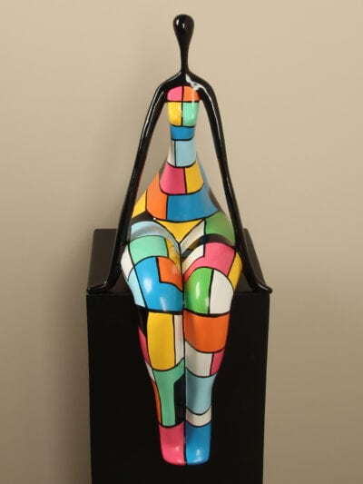 Figur für den Innenbereich – Multicolor – Kunstharz – Sitzende Frau bunt – 70x31x33 cm