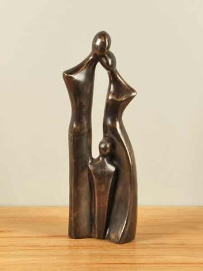 Skulptur für drinnen oder draußen – Bronze – Familie, 1 Kind – 37x13x9 cm