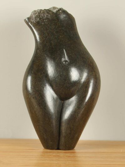 Gartenfigur – Serpentijn – Schwarz – Naturstein – Bauchnabel Nr. 2 – 39x19x12 cm