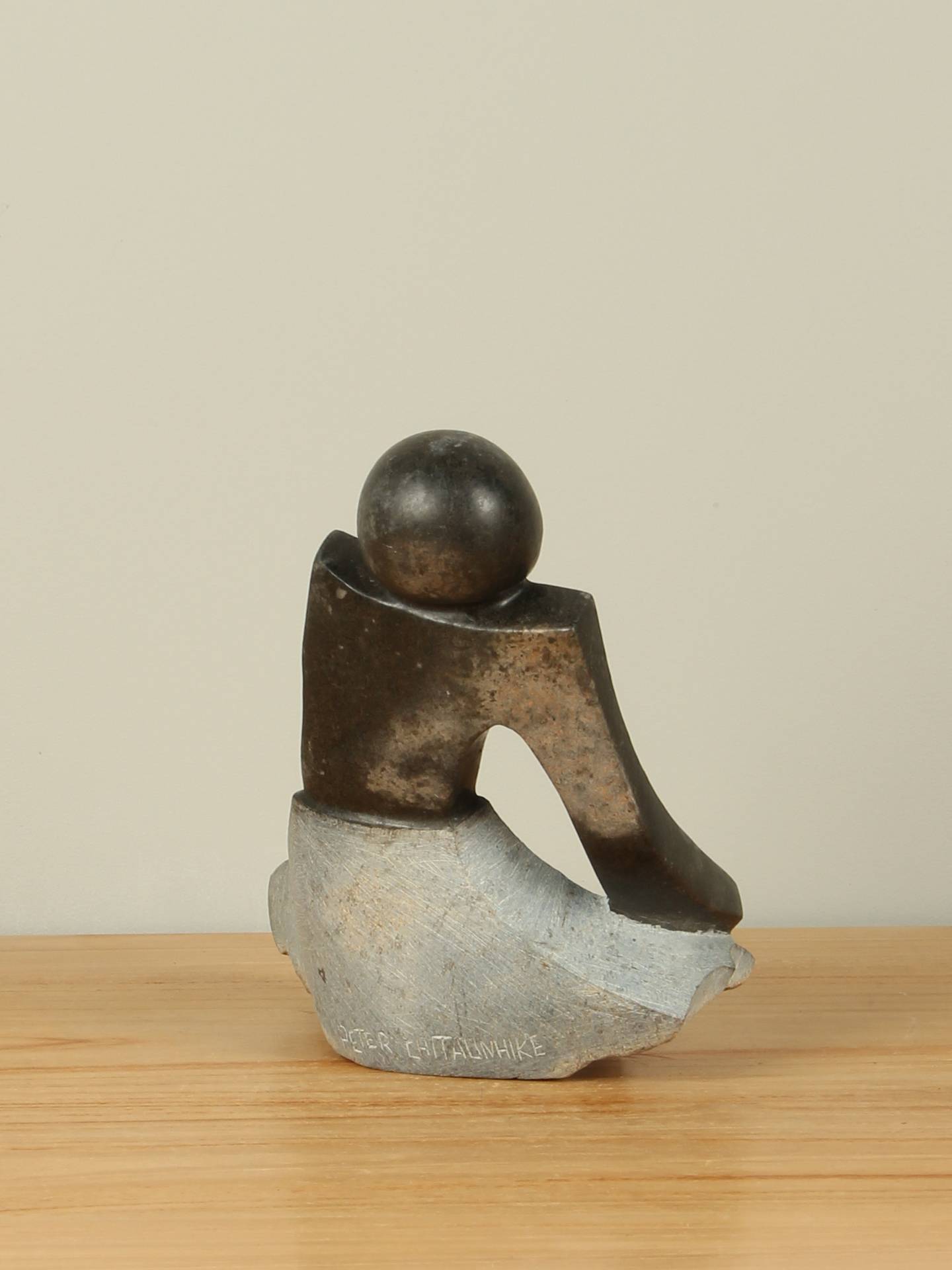 Gartenfigur - Springsteen - Grau - Naturstein - Sitzende Dame - 18x20x12 cm – Bild 3