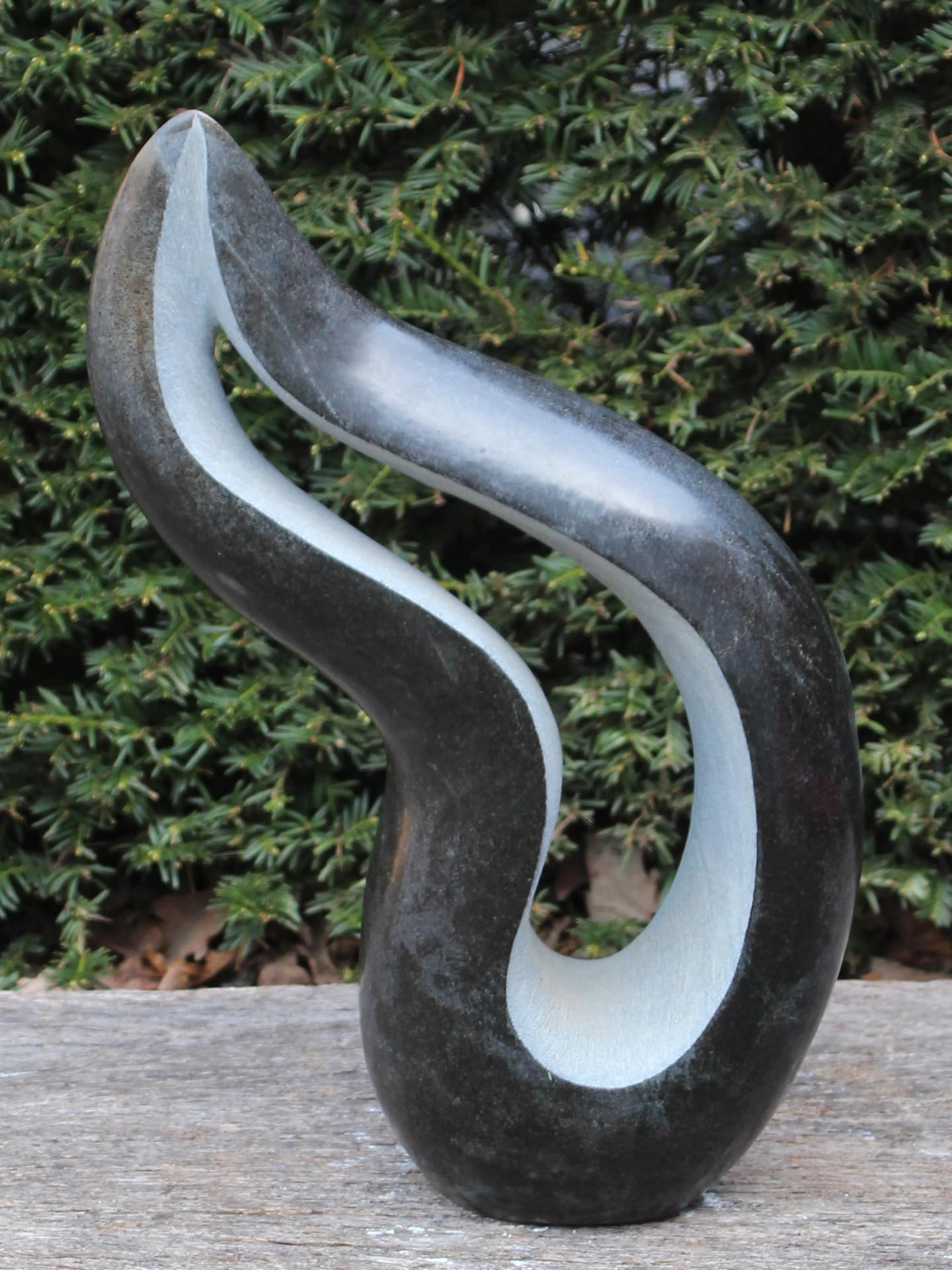 Gartenfigur - Springsteen - Schwarz - Naturstein - Abstrakt Vogel - 46x33x16 cm