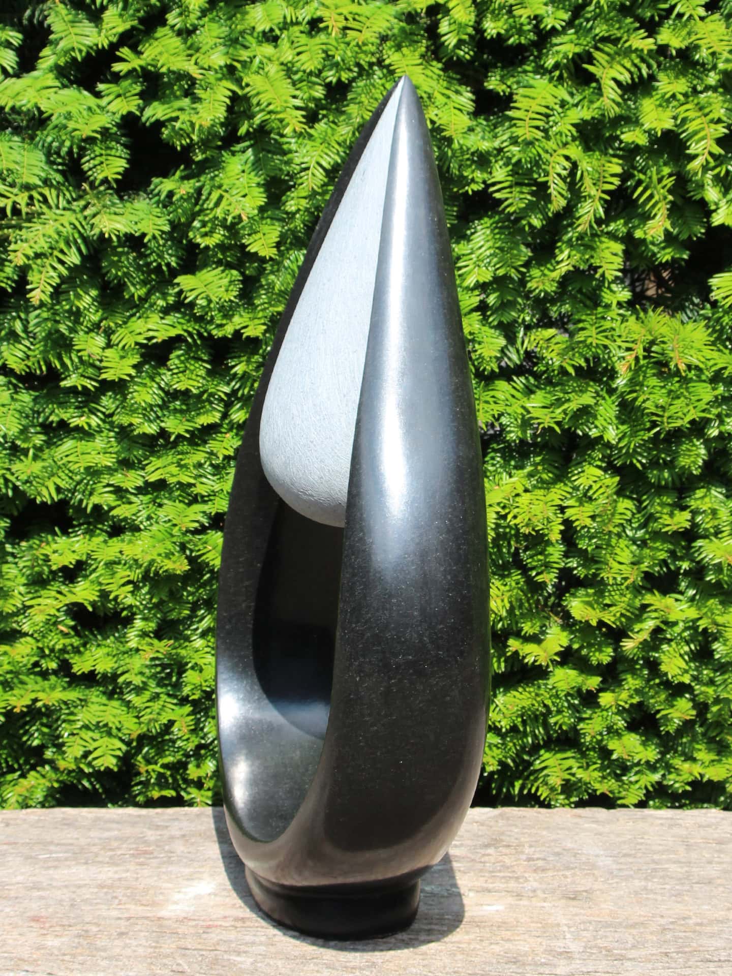 Gartenfigur - Springsteen - Schwarz - Naturstein - Perle - 66x40x14 cm – Bild 2