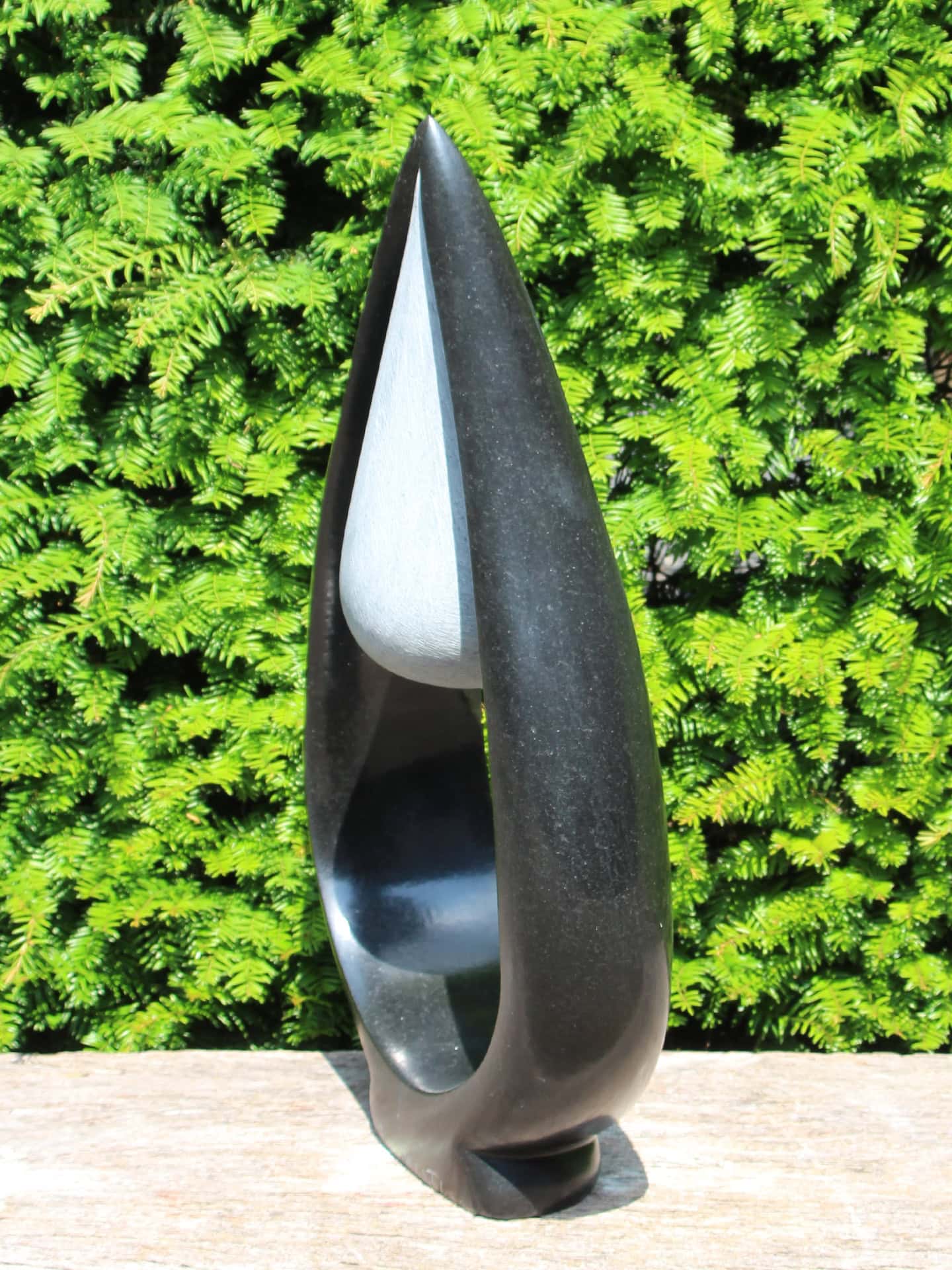 Gartenfigur - Springsteen - Schwarz - Naturstein - Perle - 66x40x14 cm – Bild 4