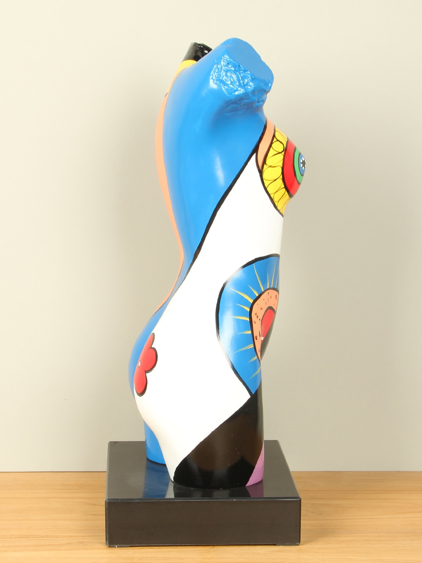 Figur für den Innenbereich - Multicolor - Kunstharz - Torso auf Marmorsockel - 53x26x17 cm – Bild 4