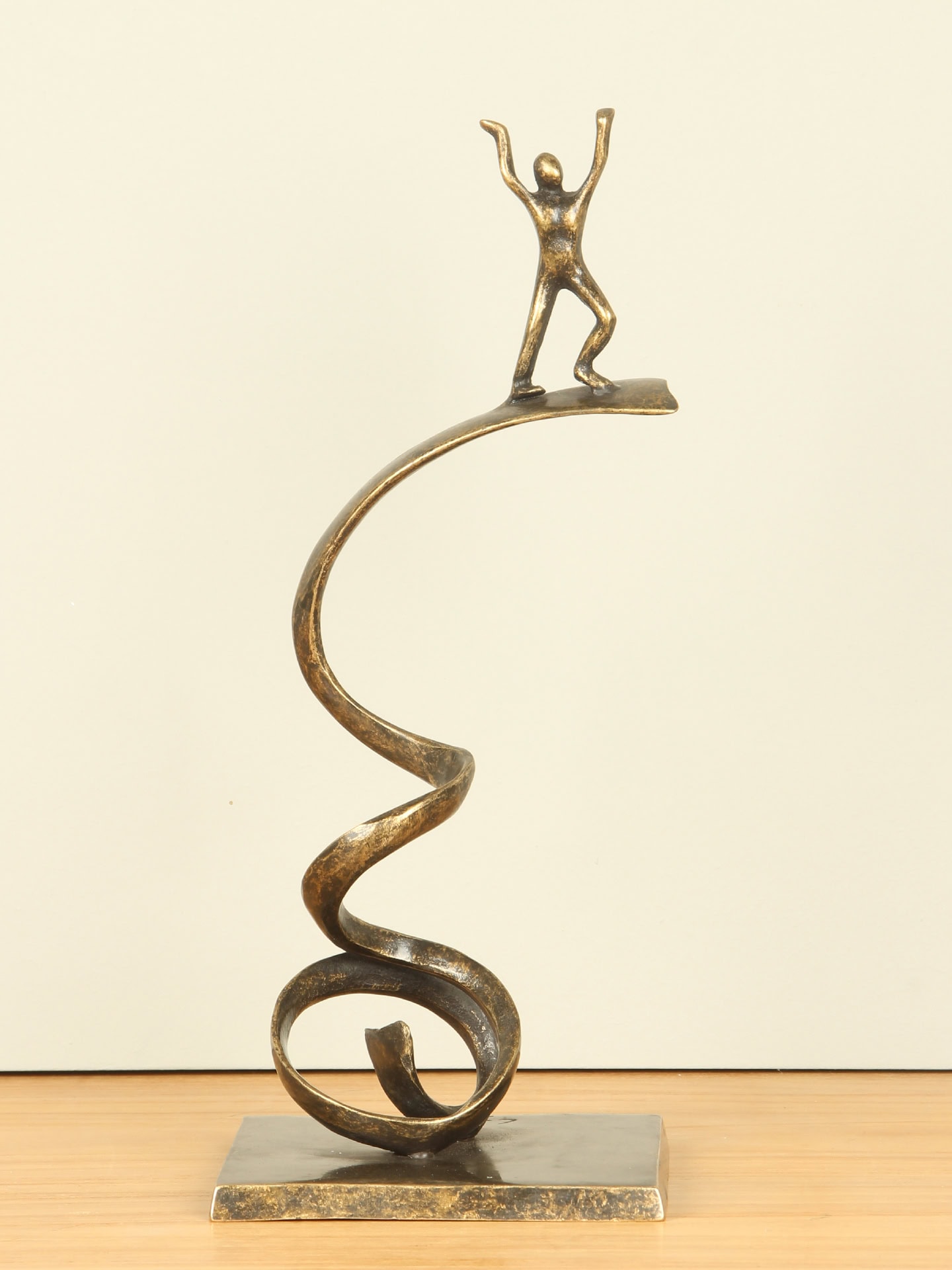 Skulptur für drinnen oder draußen - Bronze - Der Eroberer - 33x13x8 cm