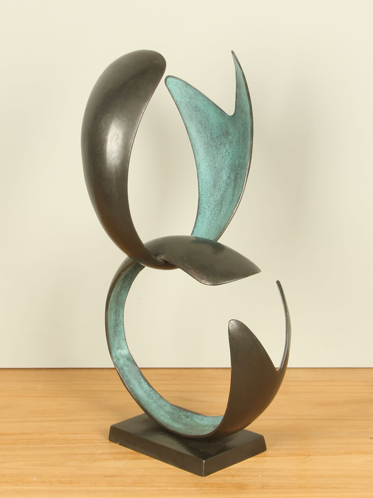 Skulptur für drinnen oder draußen - Bronze - Modern - 45x24x23 cm