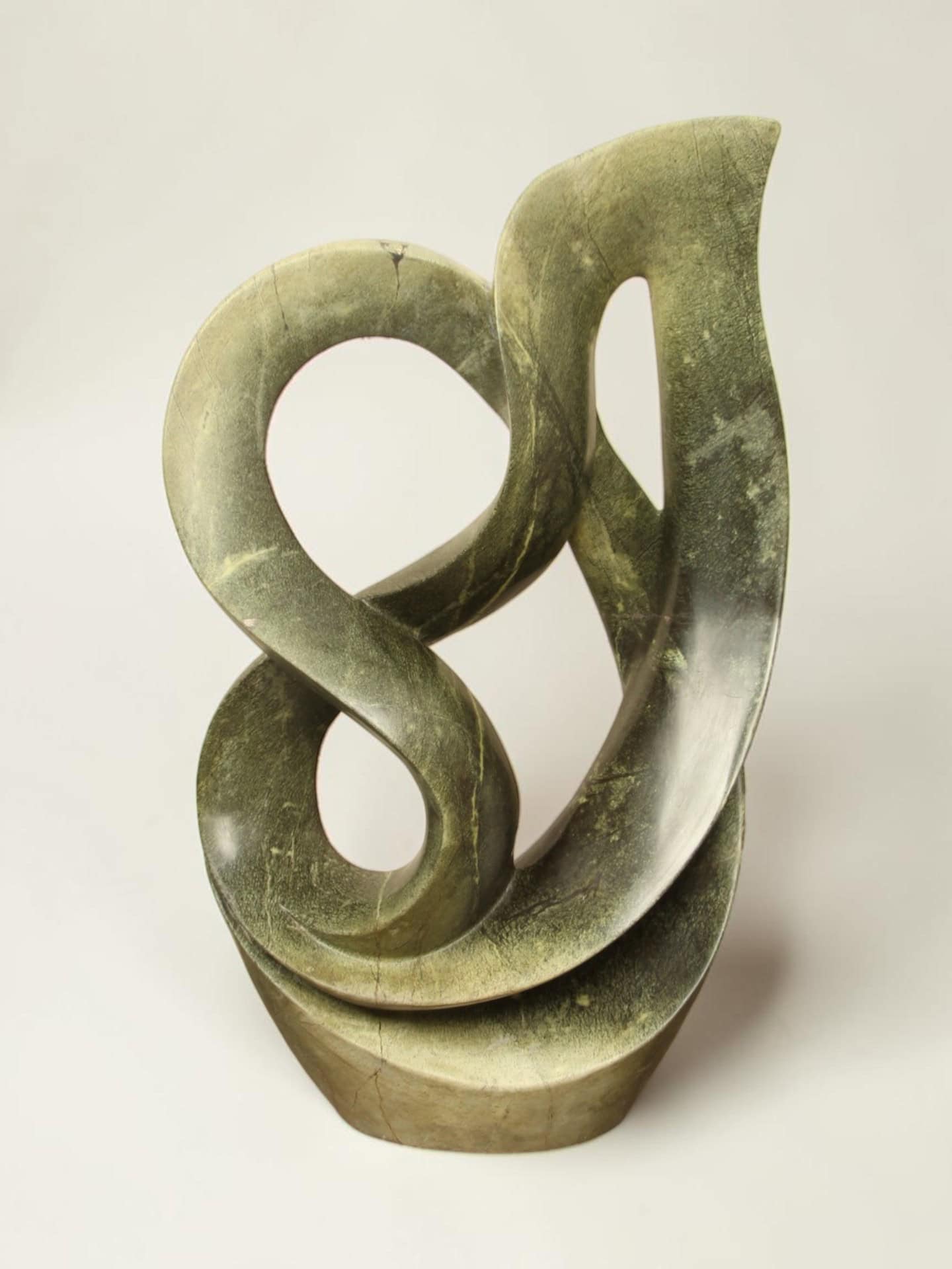 Gartenfigur - Cheetah Jade - Grün - Naturstein - Impression - 62x37x18 cm